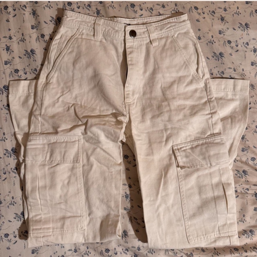 Cotton on Women’s Cream Cargo Pants